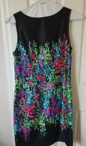 Sleeveless cotton black and floral dress